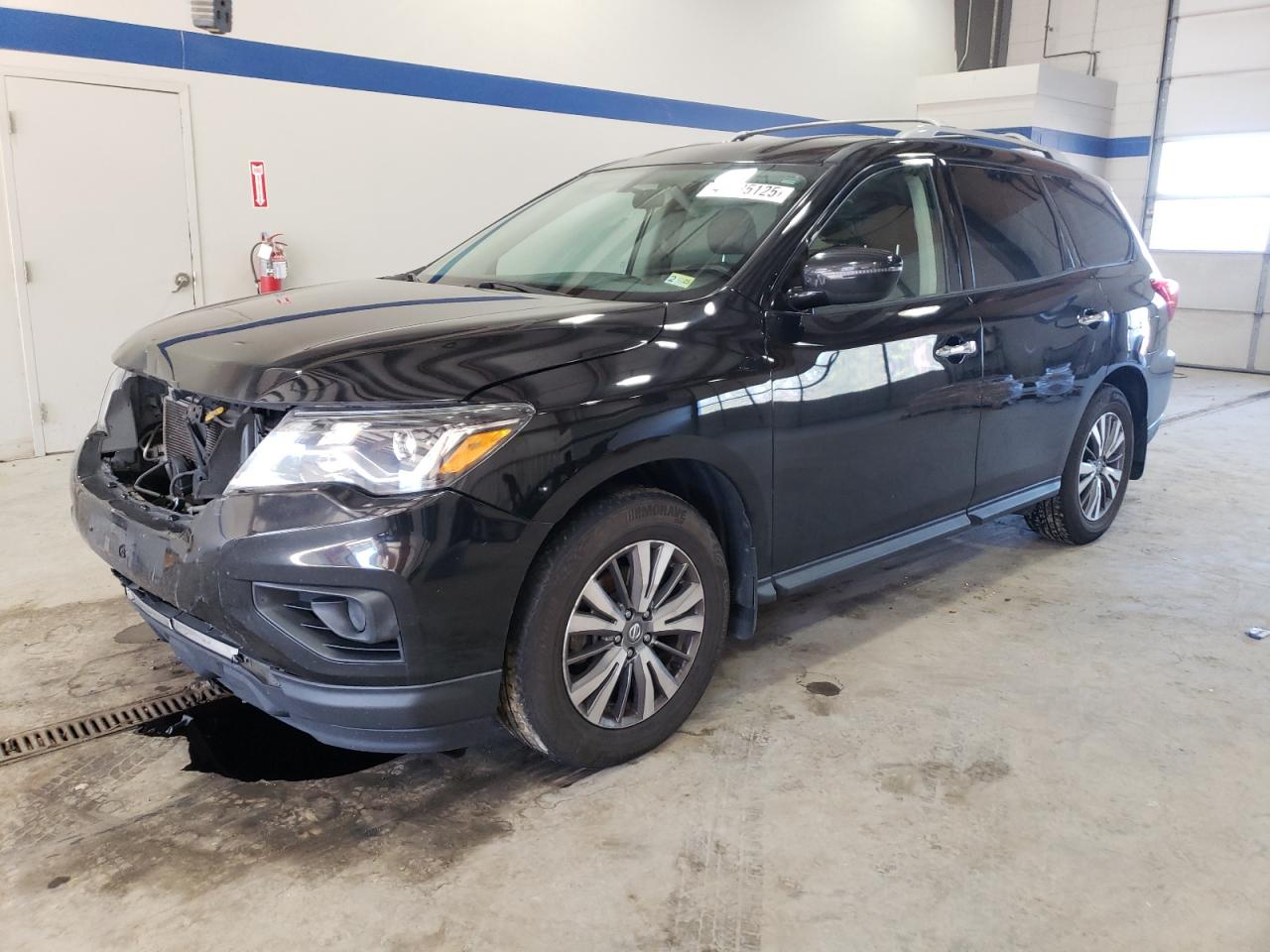 NISSAN PATHFINDER 2019