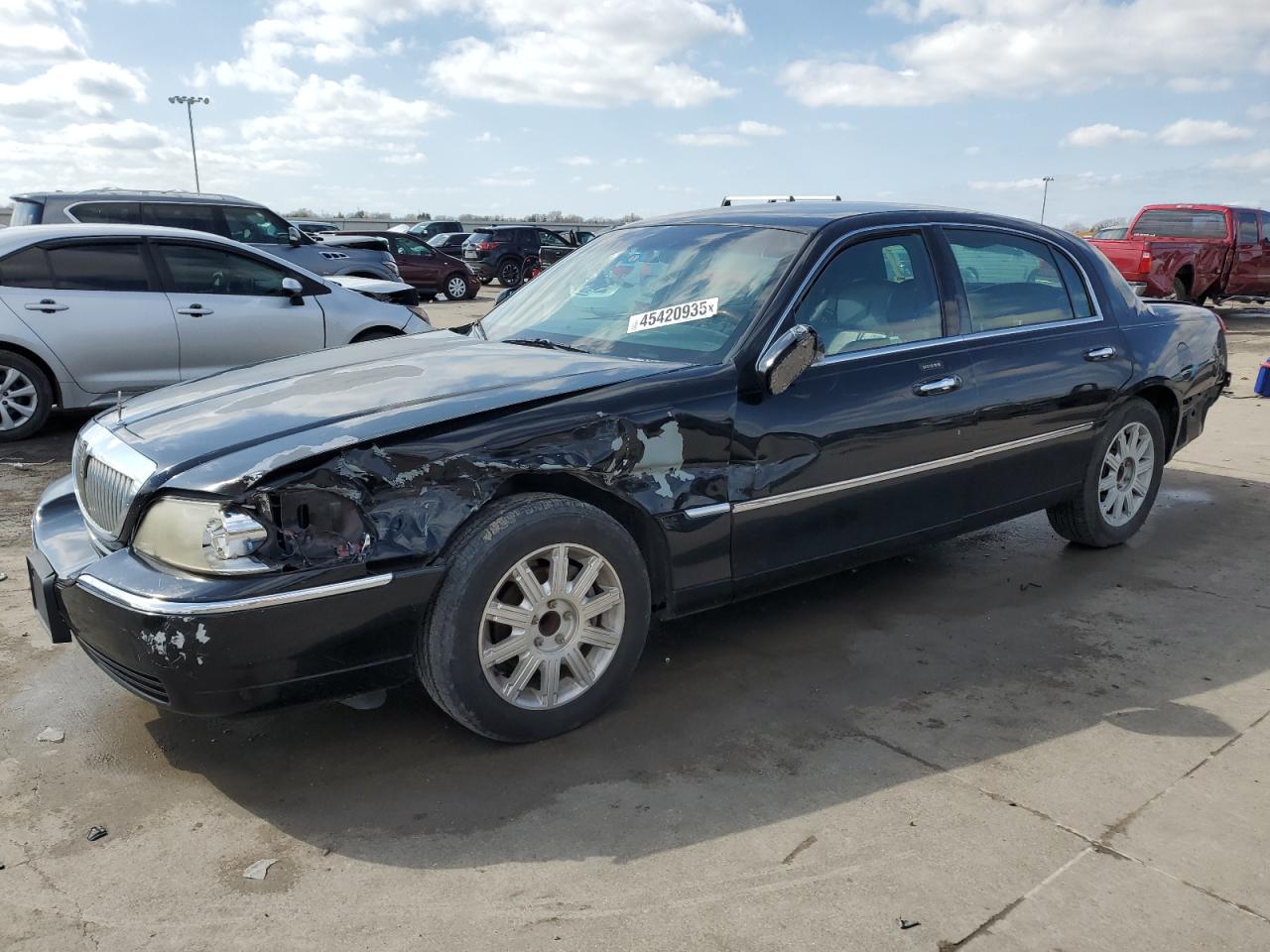 LINCOLN TOWN CAR S 2009