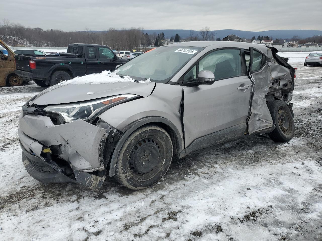 TOYOTA C-HR XLE 2019
