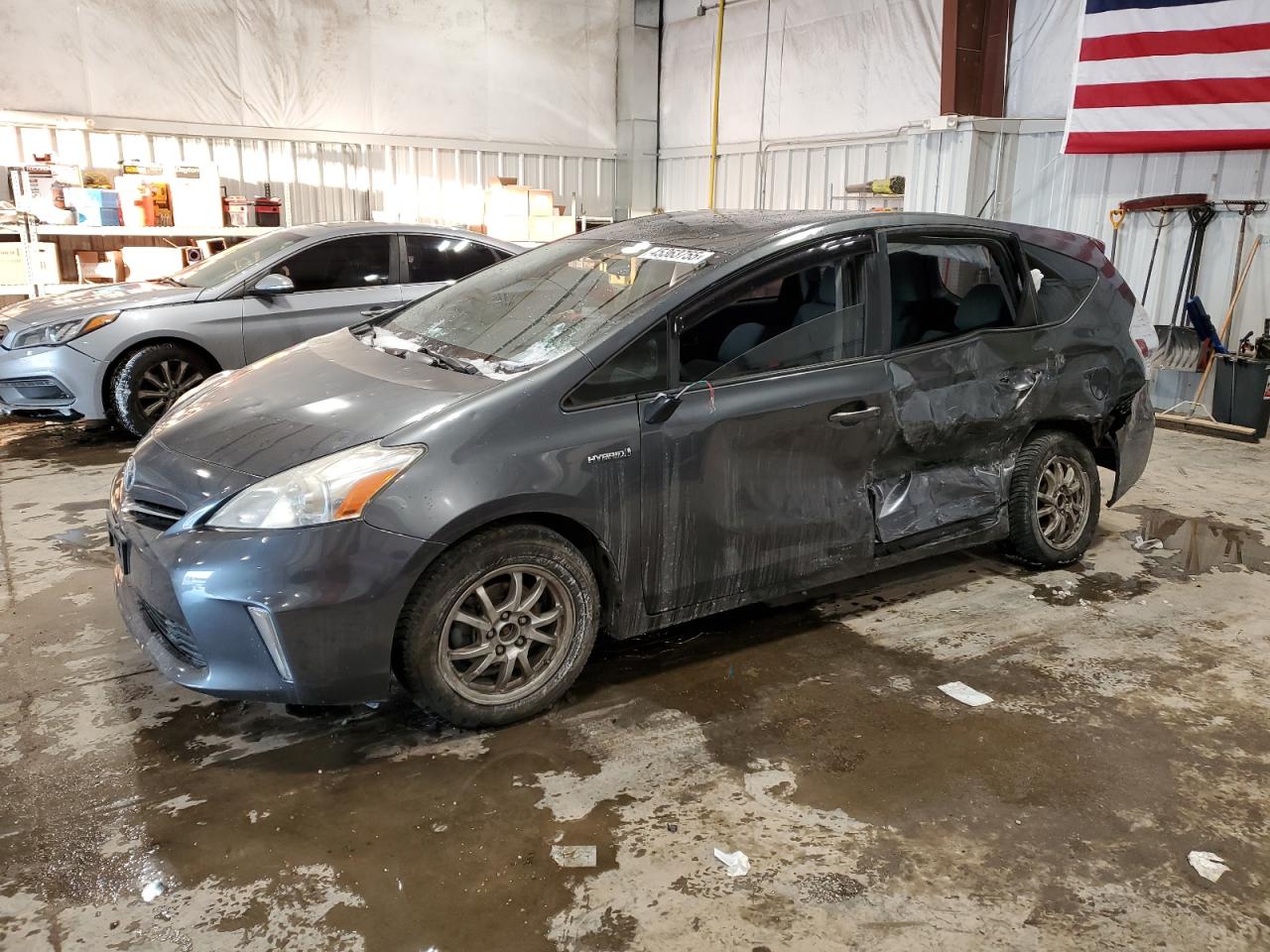 TOYOTA PRIUS V 2012