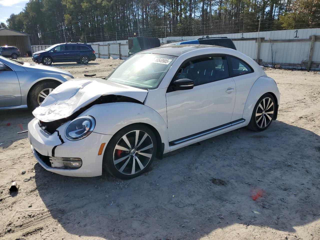 VOLKSWAGEN BEETLE TUR 2013