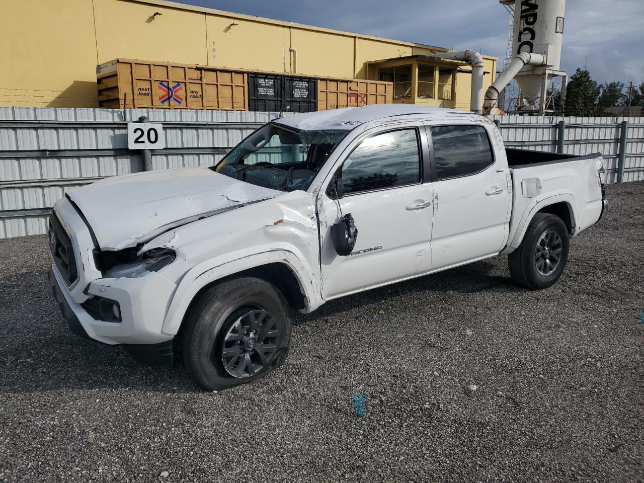 TOYOTA TACOMA DOU 2023