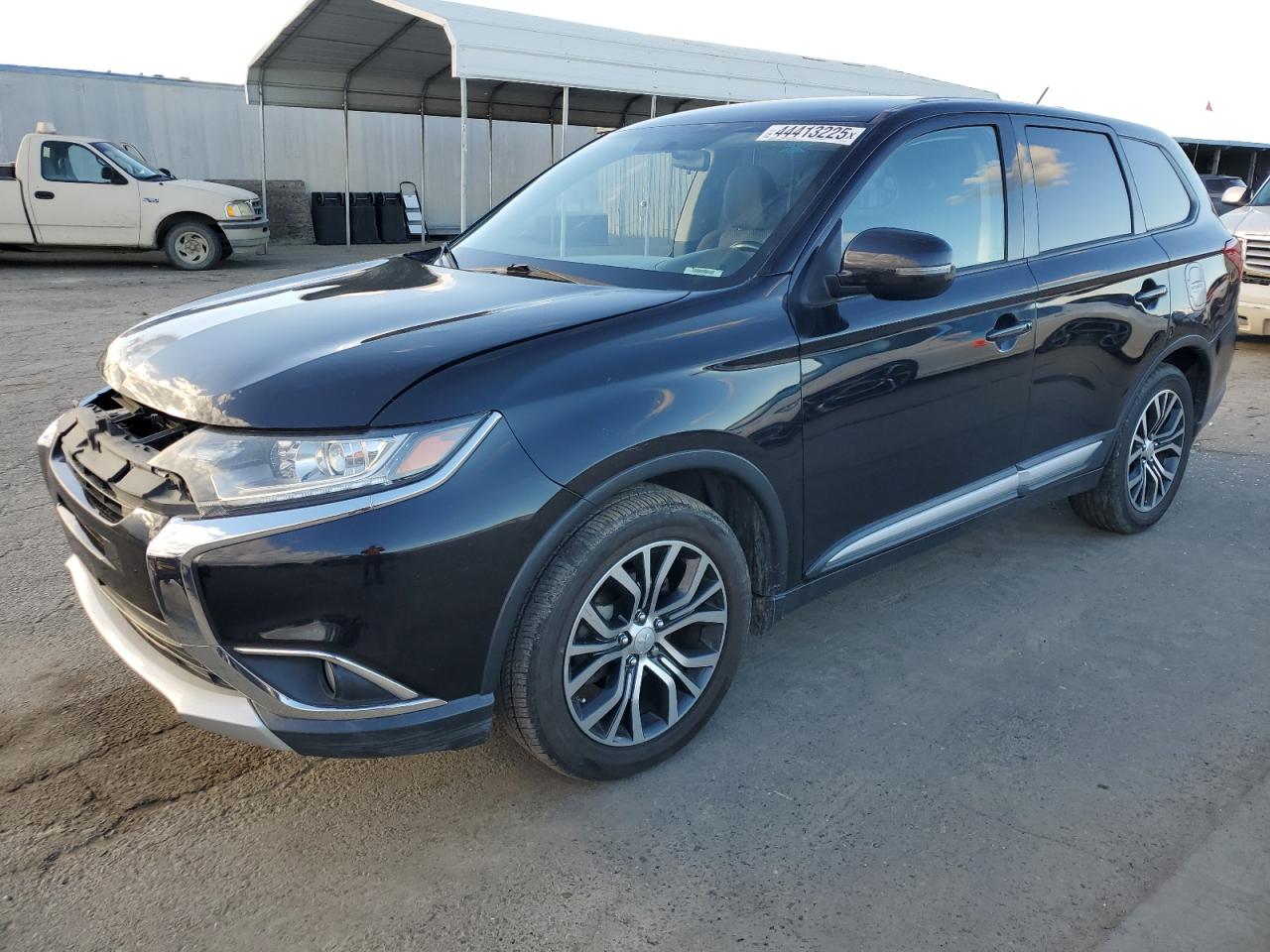 MITSUBISHI OUTLANDER 2016