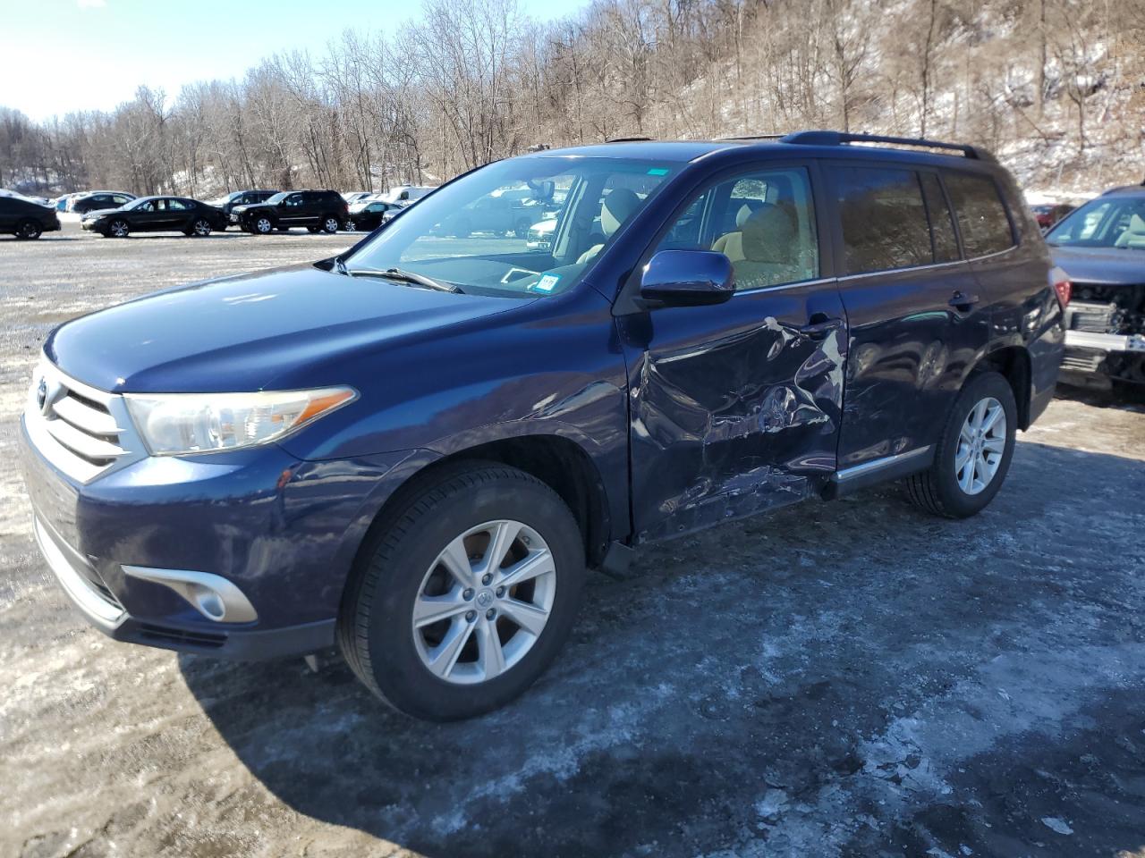 TOYOTA HIGHLANDER 2011