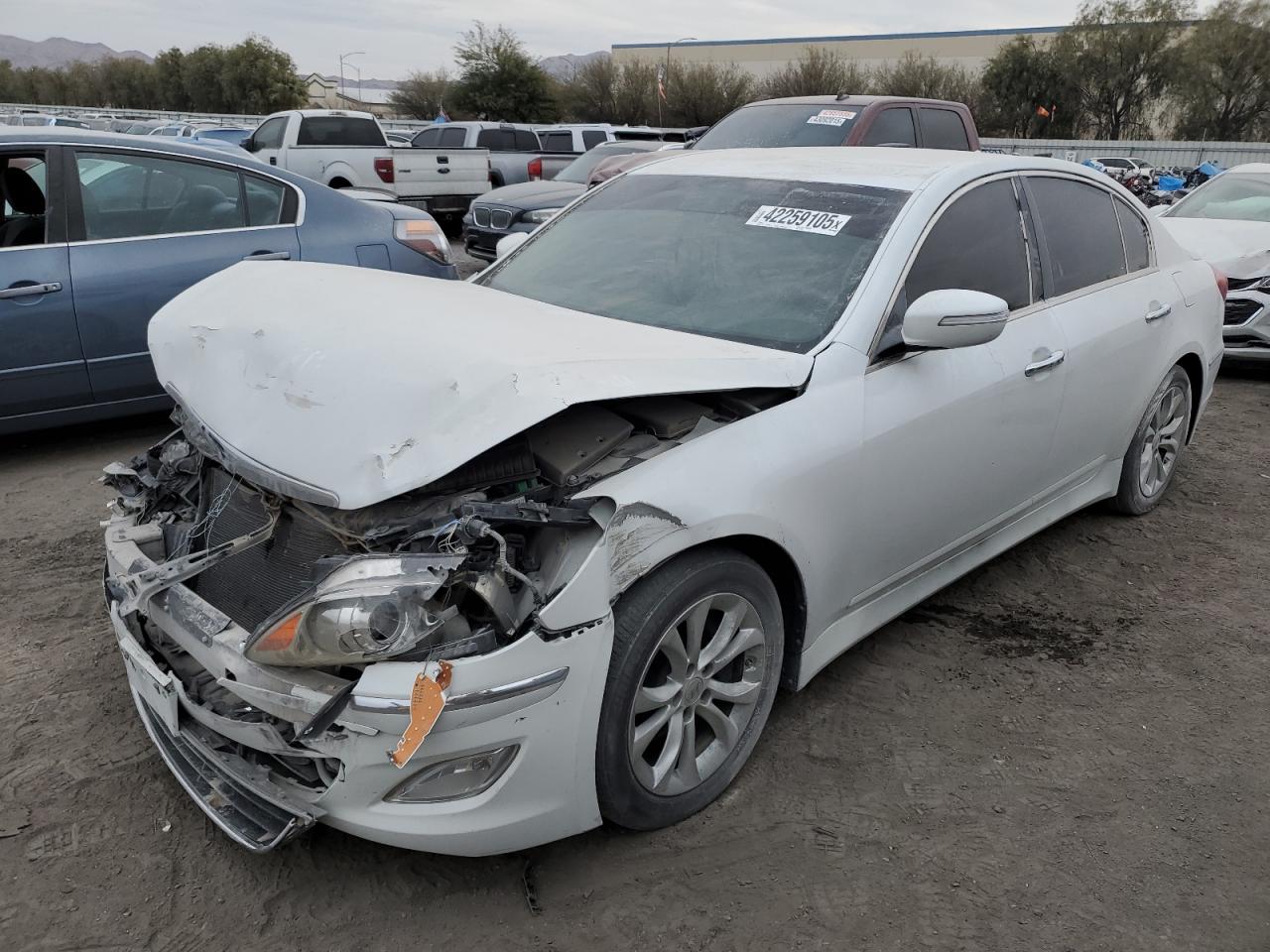 HYUNDAI GENESIS 3. 2013