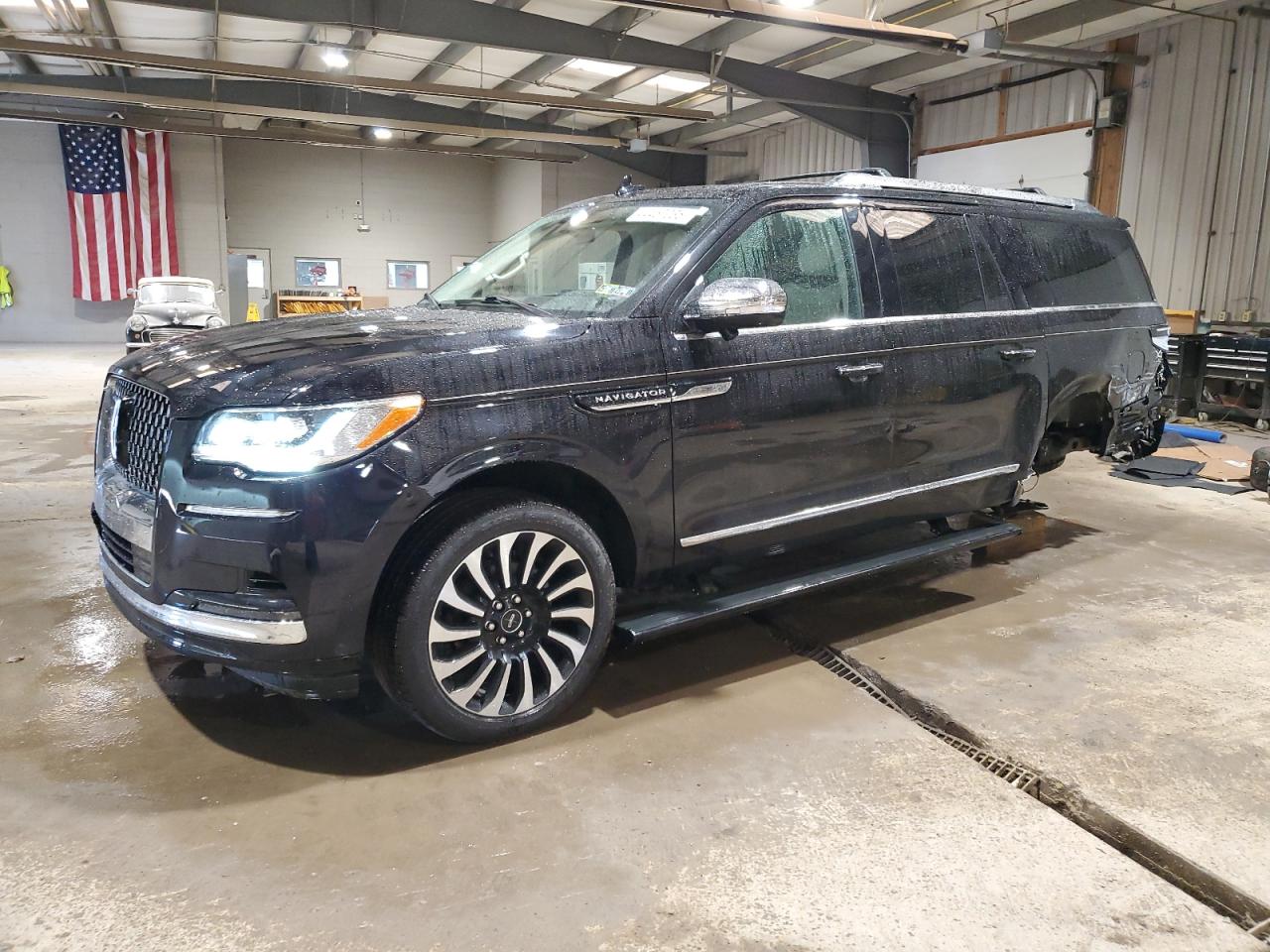 LINCOLN NAVIGATOR 2022