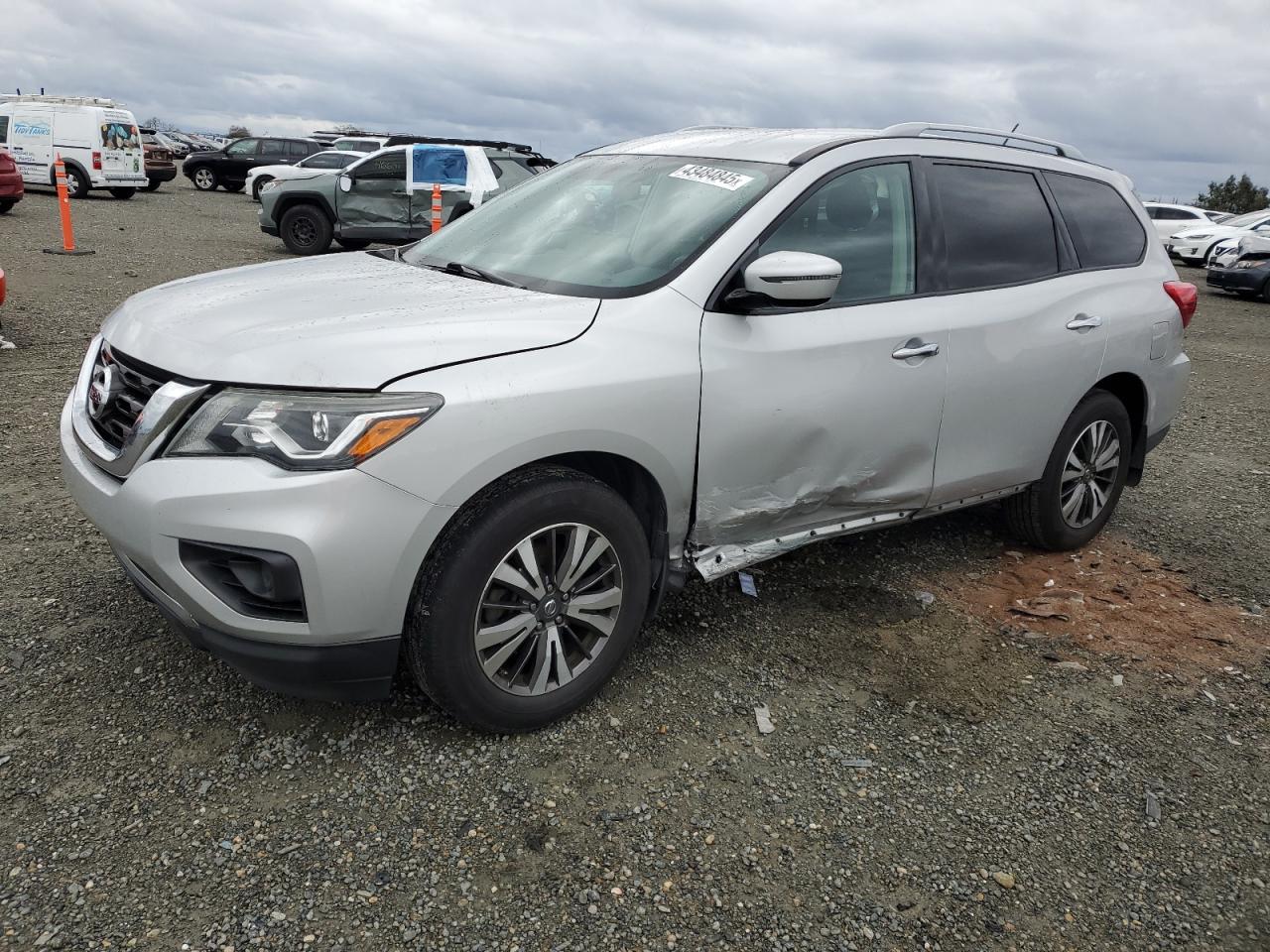 NISSAN PATHFINDER 2017