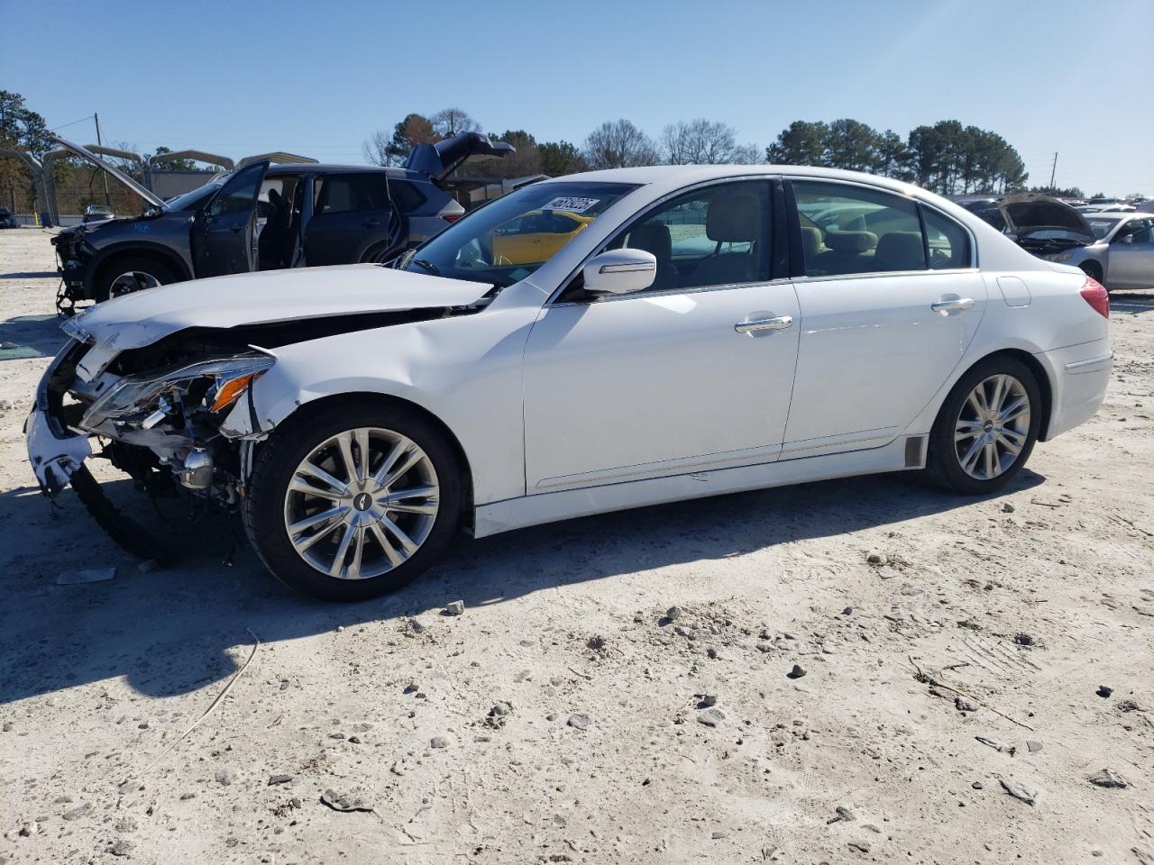 HYUNDAI GENESIS 3. 2014