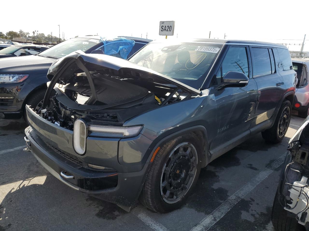 RIVIAN R1S ADVENT 2025