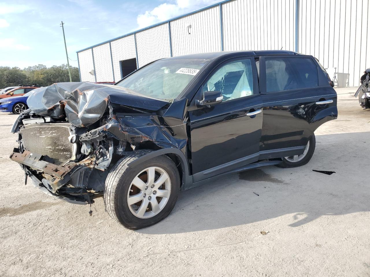 KIA SORENTO LX 2013