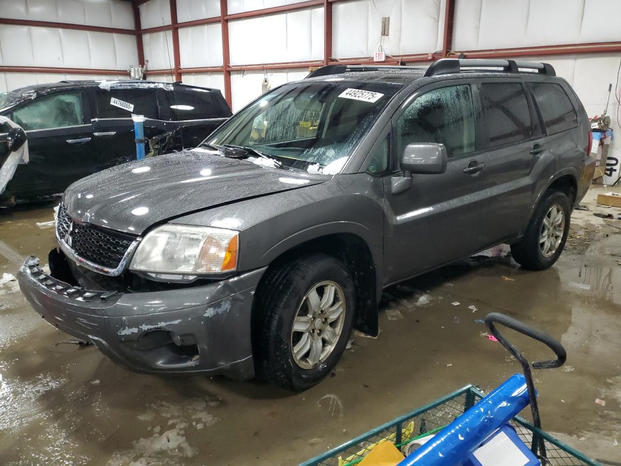 MITSUBISHI ENDEAVOR L 2011