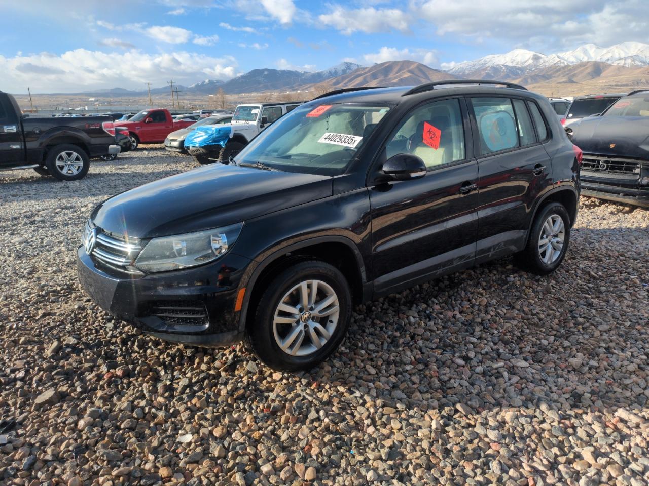 VOLKSWAGEN TIGUAN S 2016