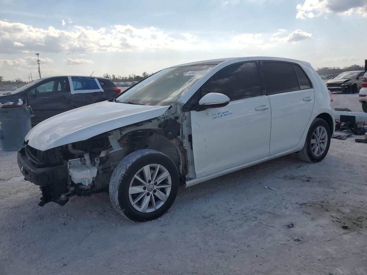 VOLKSWAGEN GOLF S/SE 2016