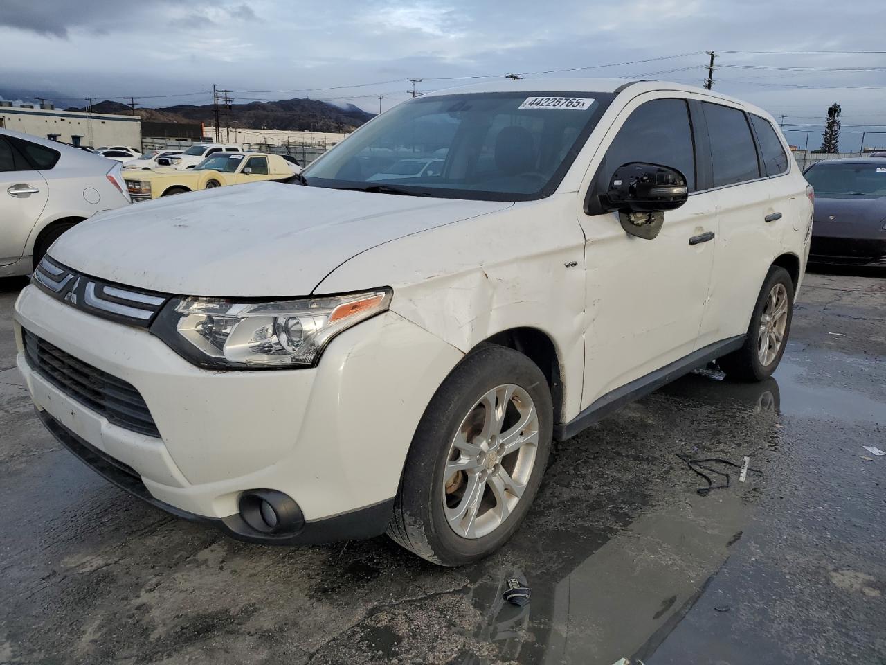 MITSUBISHI OUTLANDER 2014