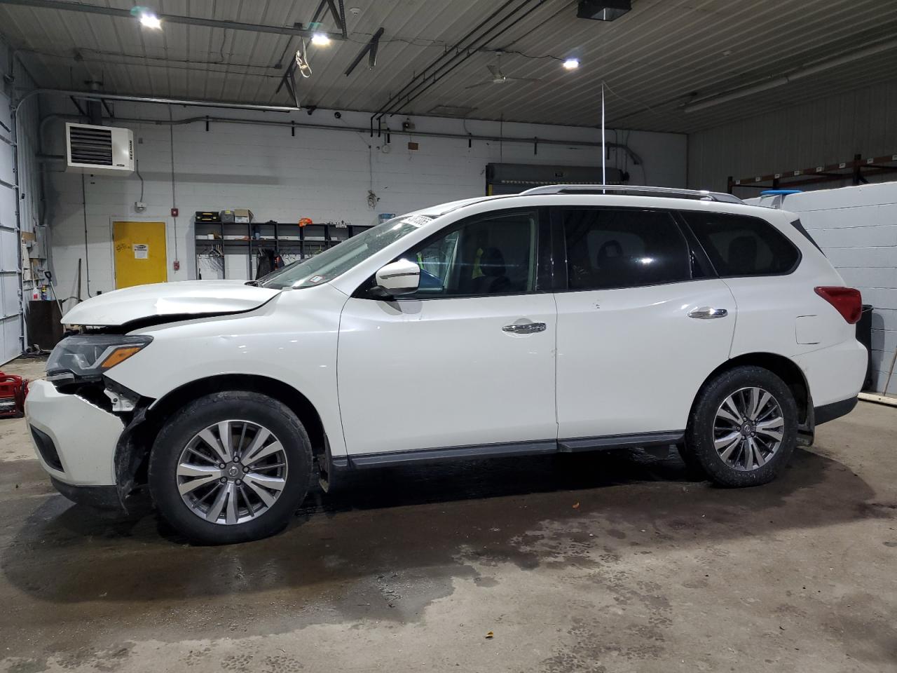 NISSAN PATHFINDER 2019