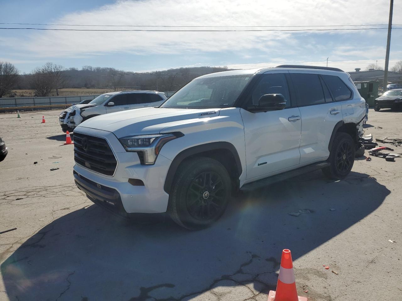 TOYOTA SEQUOIA SR 2024