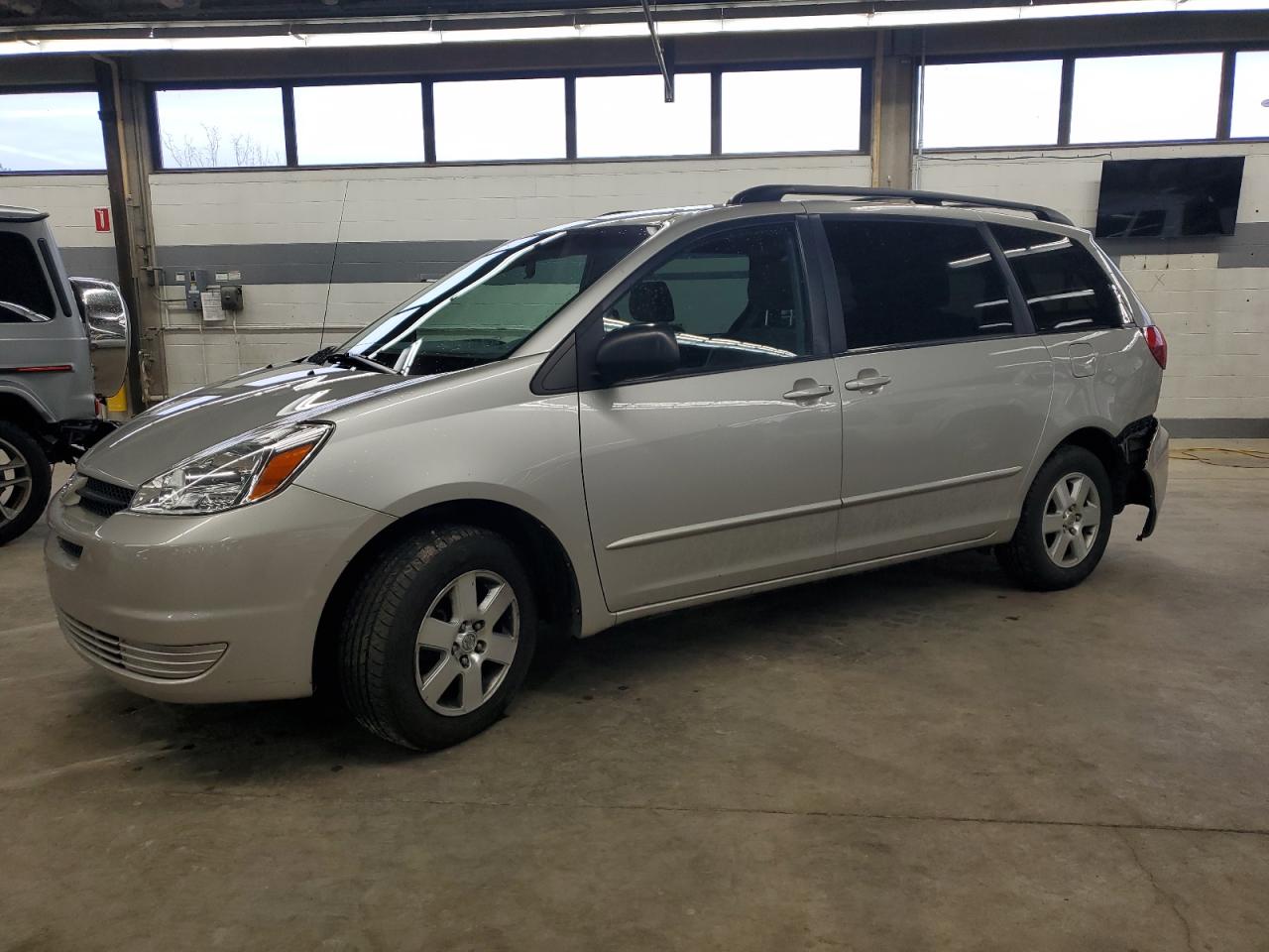TOYOTA SIENNA CE 2004