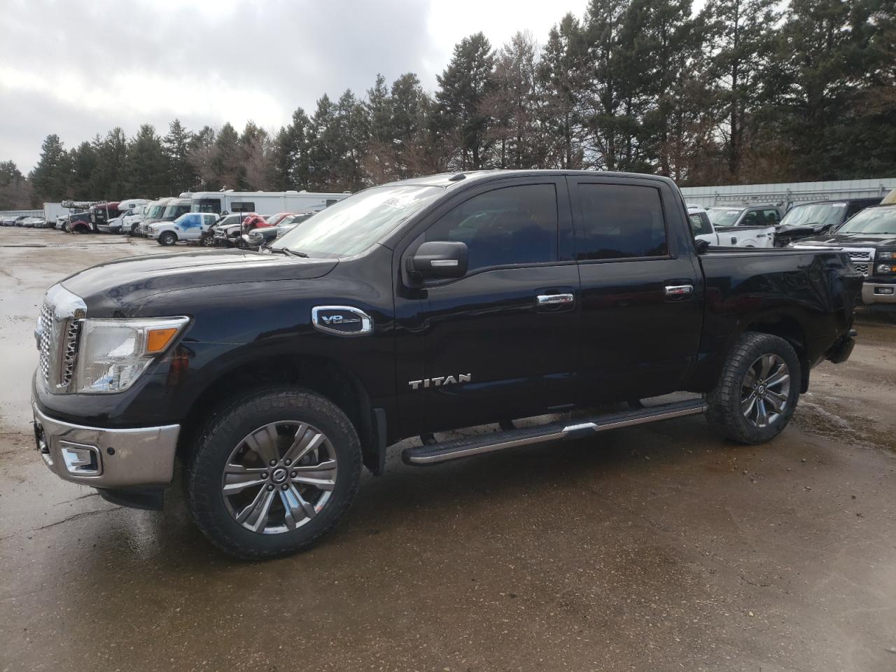 NISSAN TITAN SV 2017