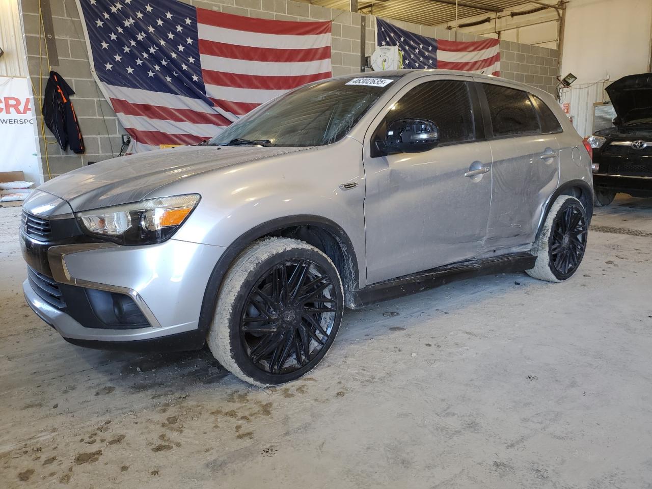 MITSUBISHI OUTLANDER 2016