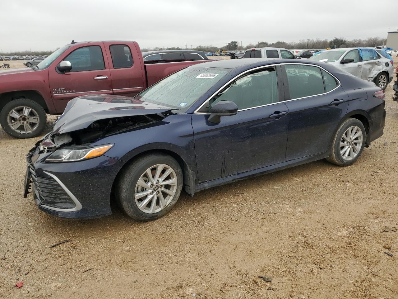 TOYOTA CAMRY LE 2021