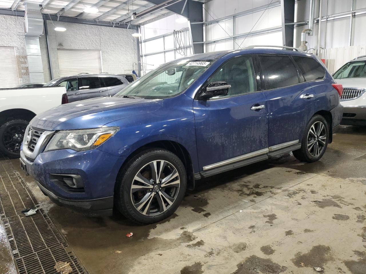 NISSAN PATHFINDER 2017