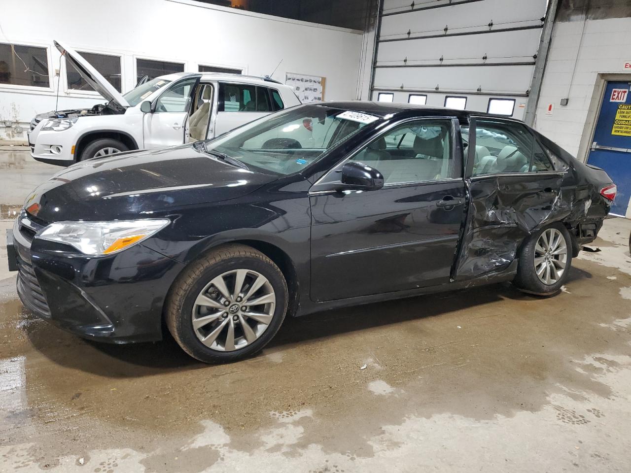 TOYOTA CAMRY LE 2017
