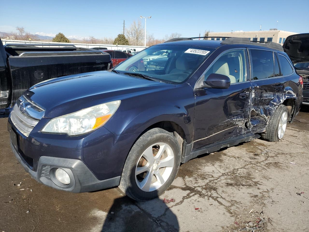 SUBARU OUTBACK 2. 2013