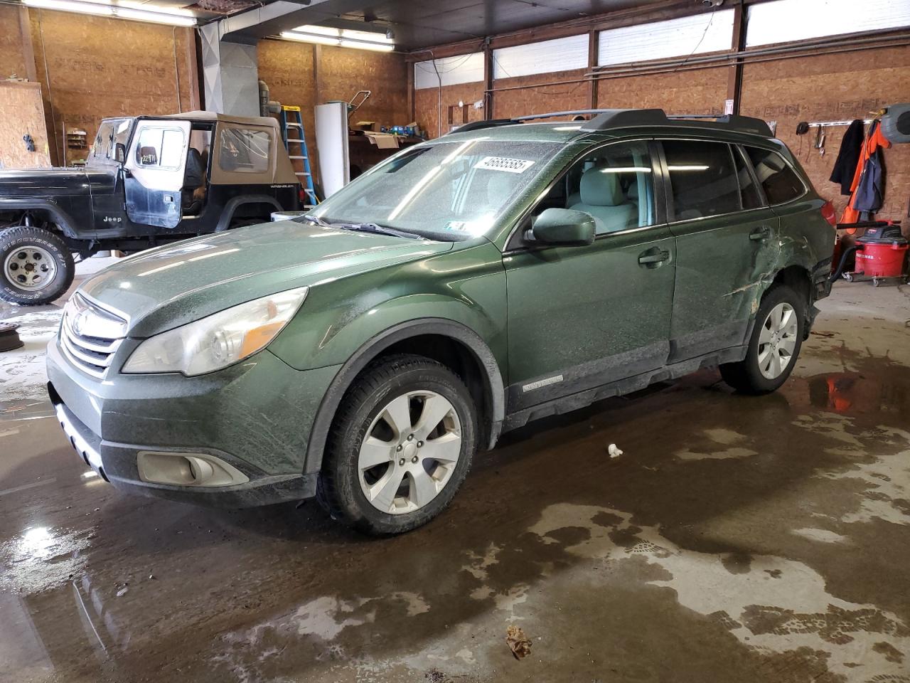 SUBARU OUTBACK 2. 2011