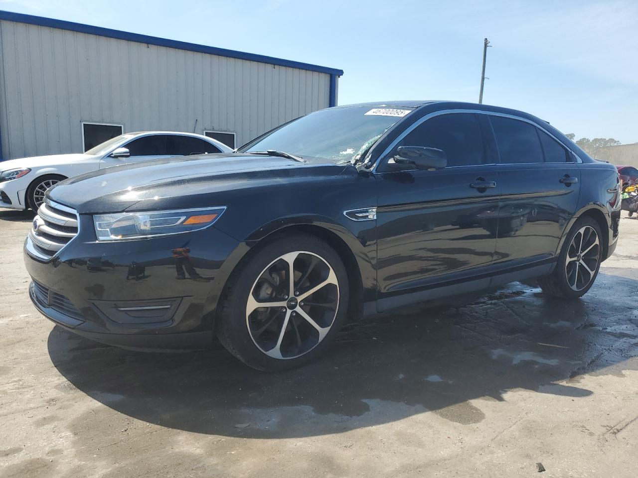 FORD TAURUS SEL 2015