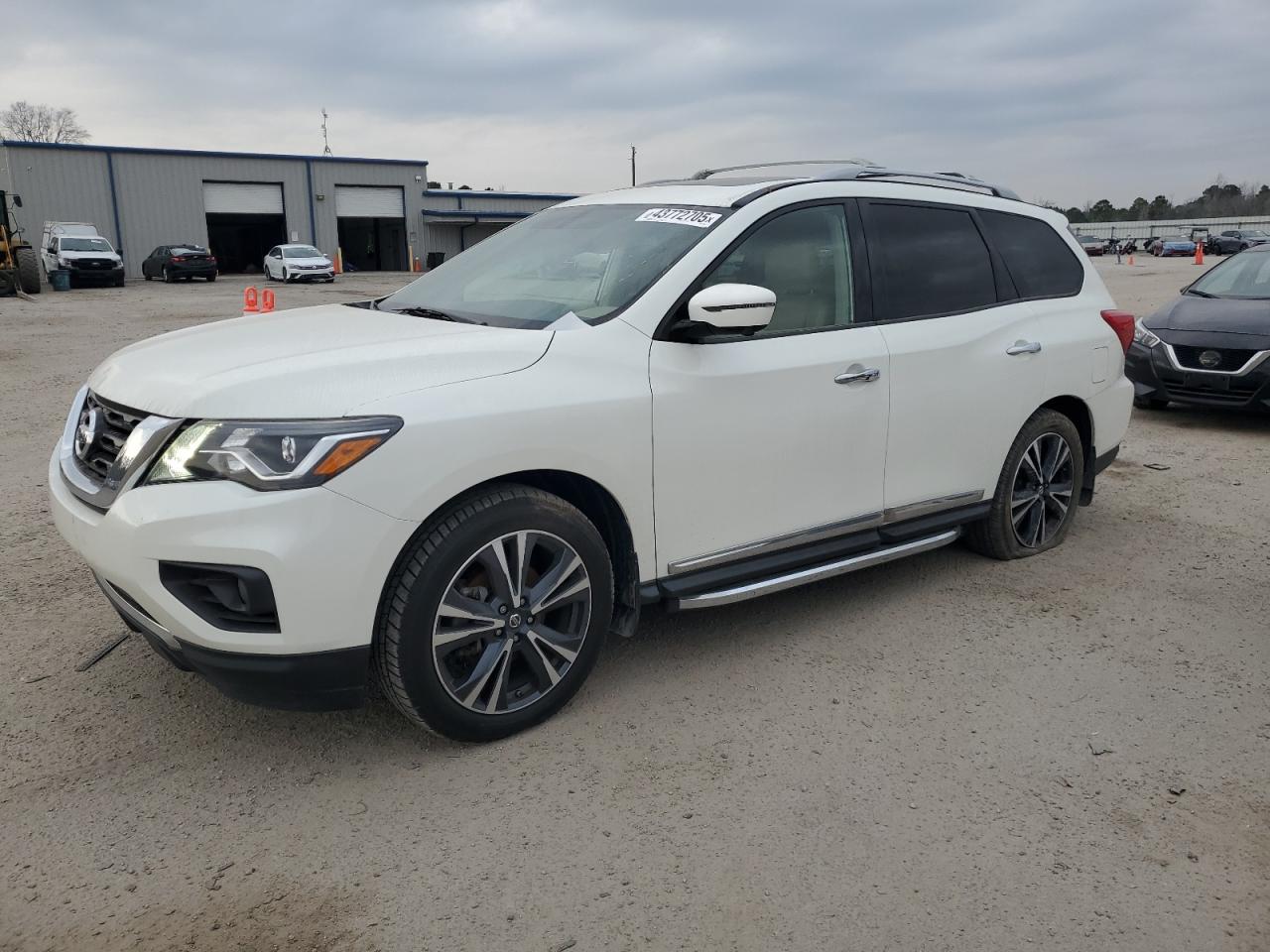 NISSAN PATHFINDER 2019