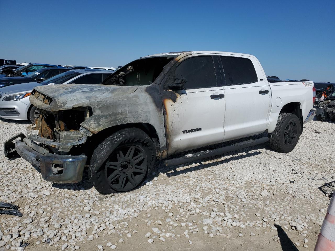 TOYOTA TUNDRA CRE 2019