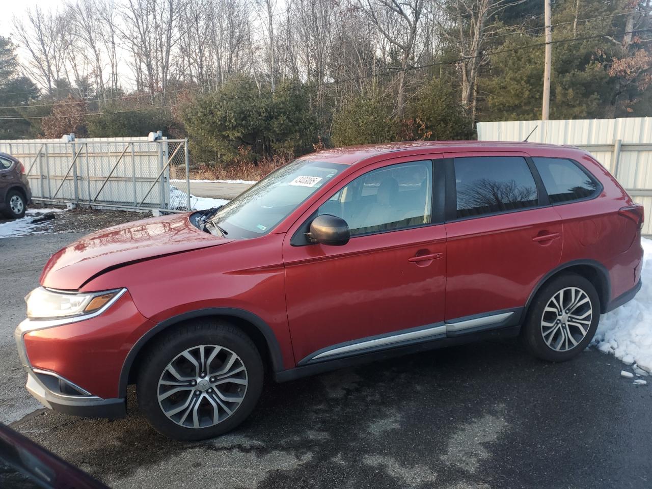 MITSUBISHI OUTLANDER 2016