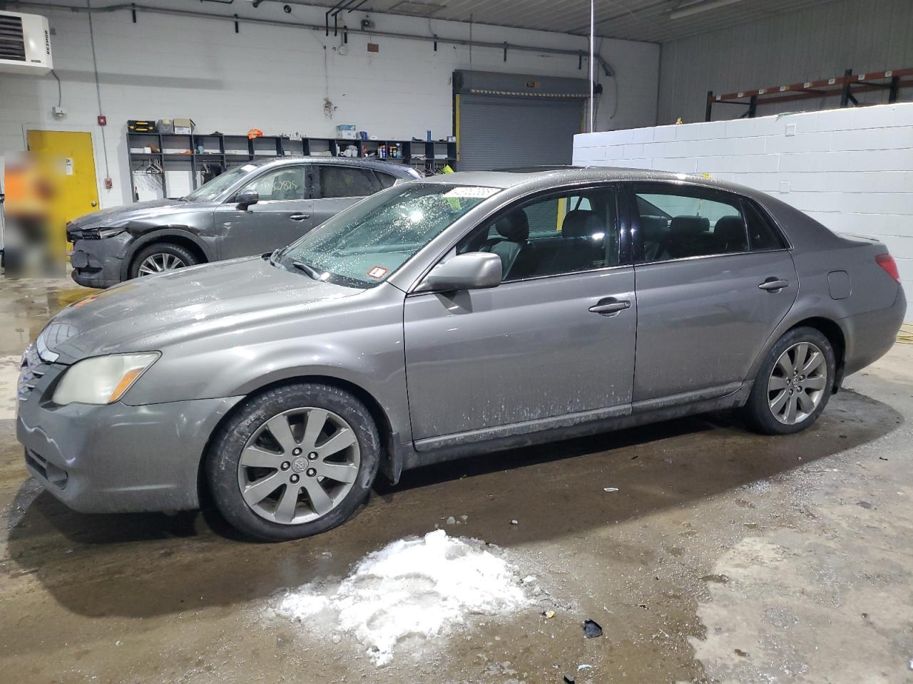 TOYOTA AVALON XL 2005