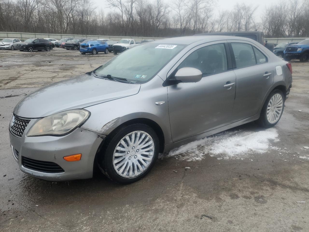 SUZUKI KIZASHI SE 2011