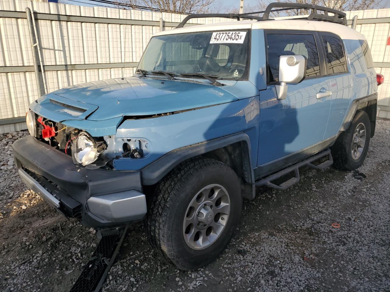 TOYOTA FJ CRUISER 2011