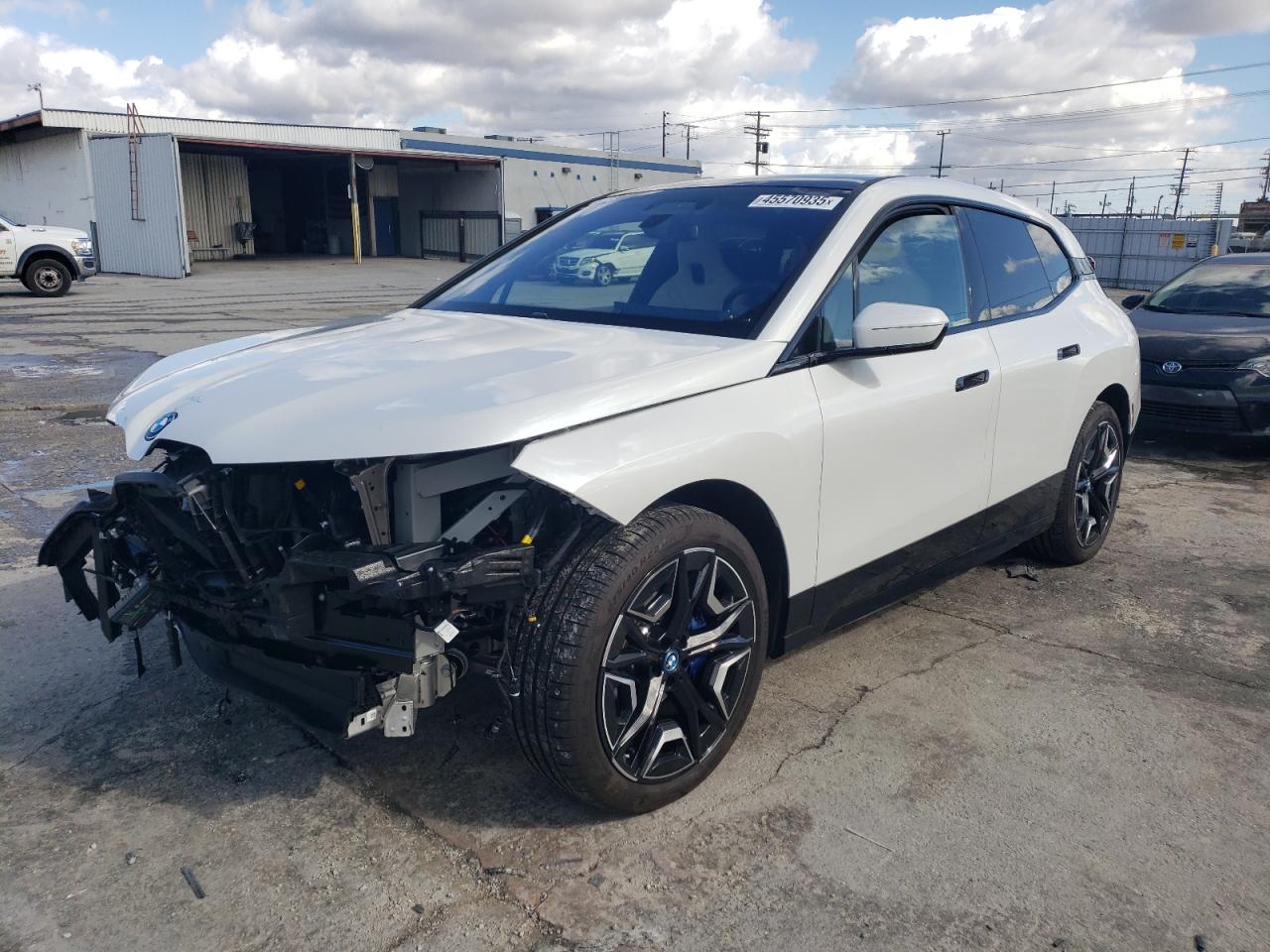 BMW IX XDRIVE5 2025