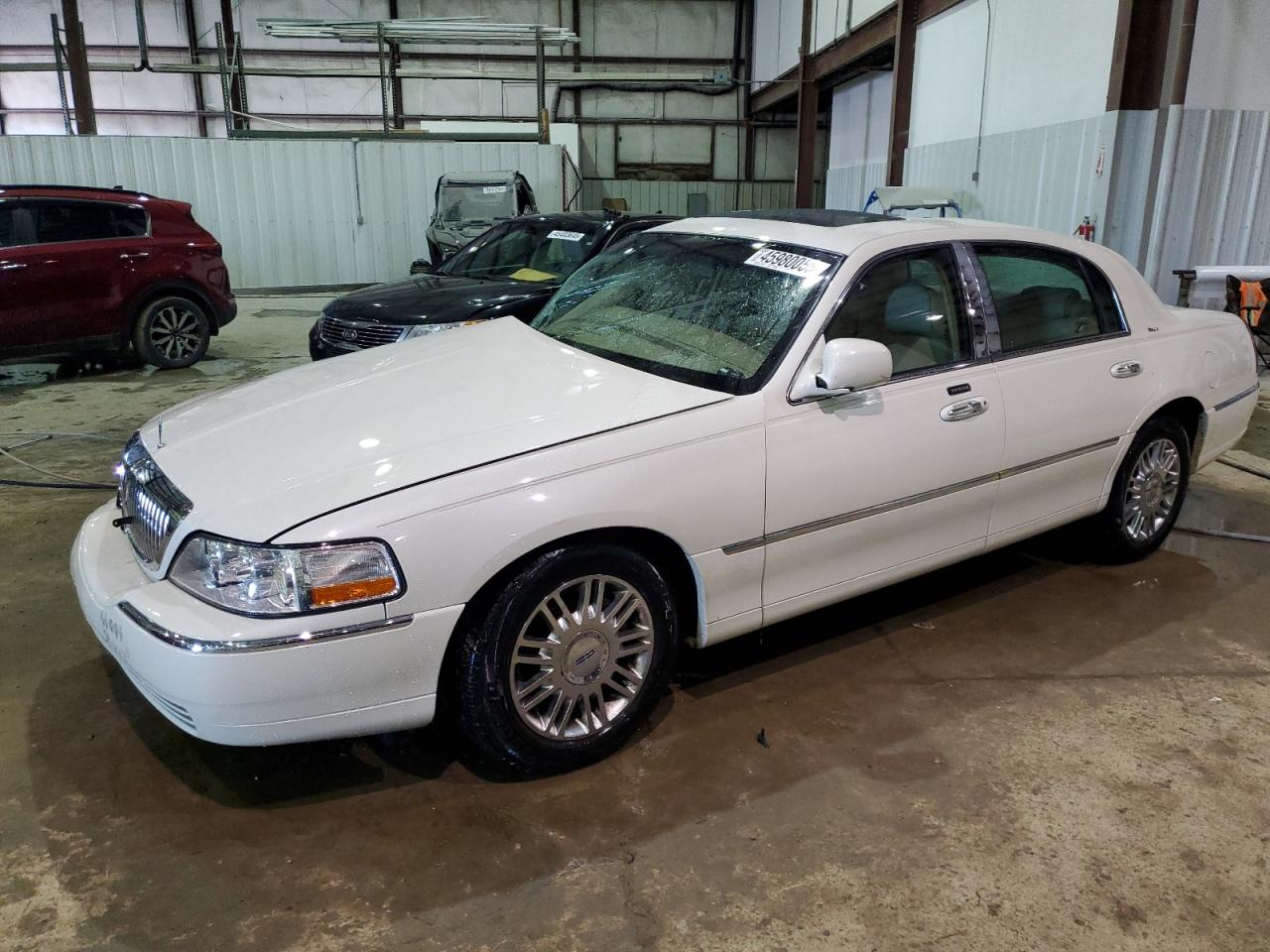 LINCOLN TOWN CAR D 2006