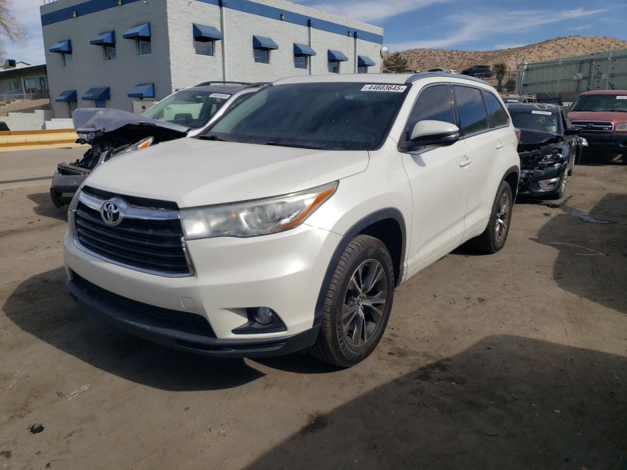 TOYOTA HIGHLANDER 2016