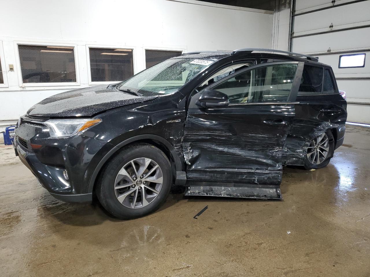 TOYOTA RAV4 HV LE 2017
