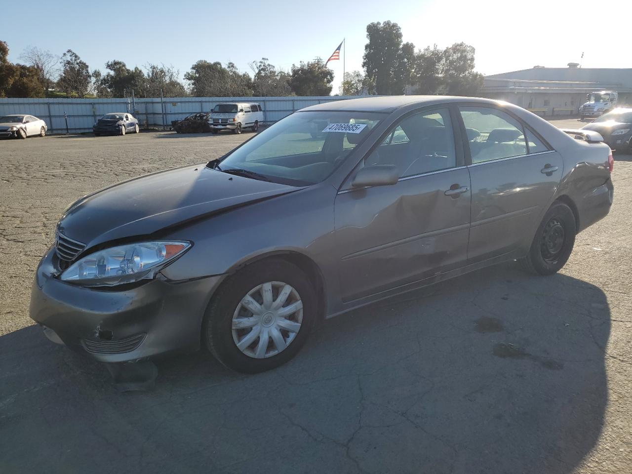 TOYOTA CAMRY LE 2005