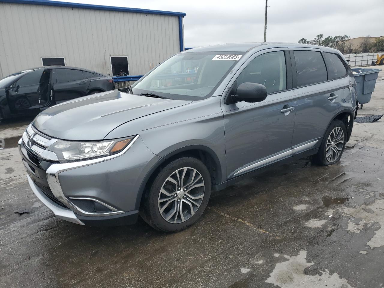 MITSUBISHI OUTLANDER 2016