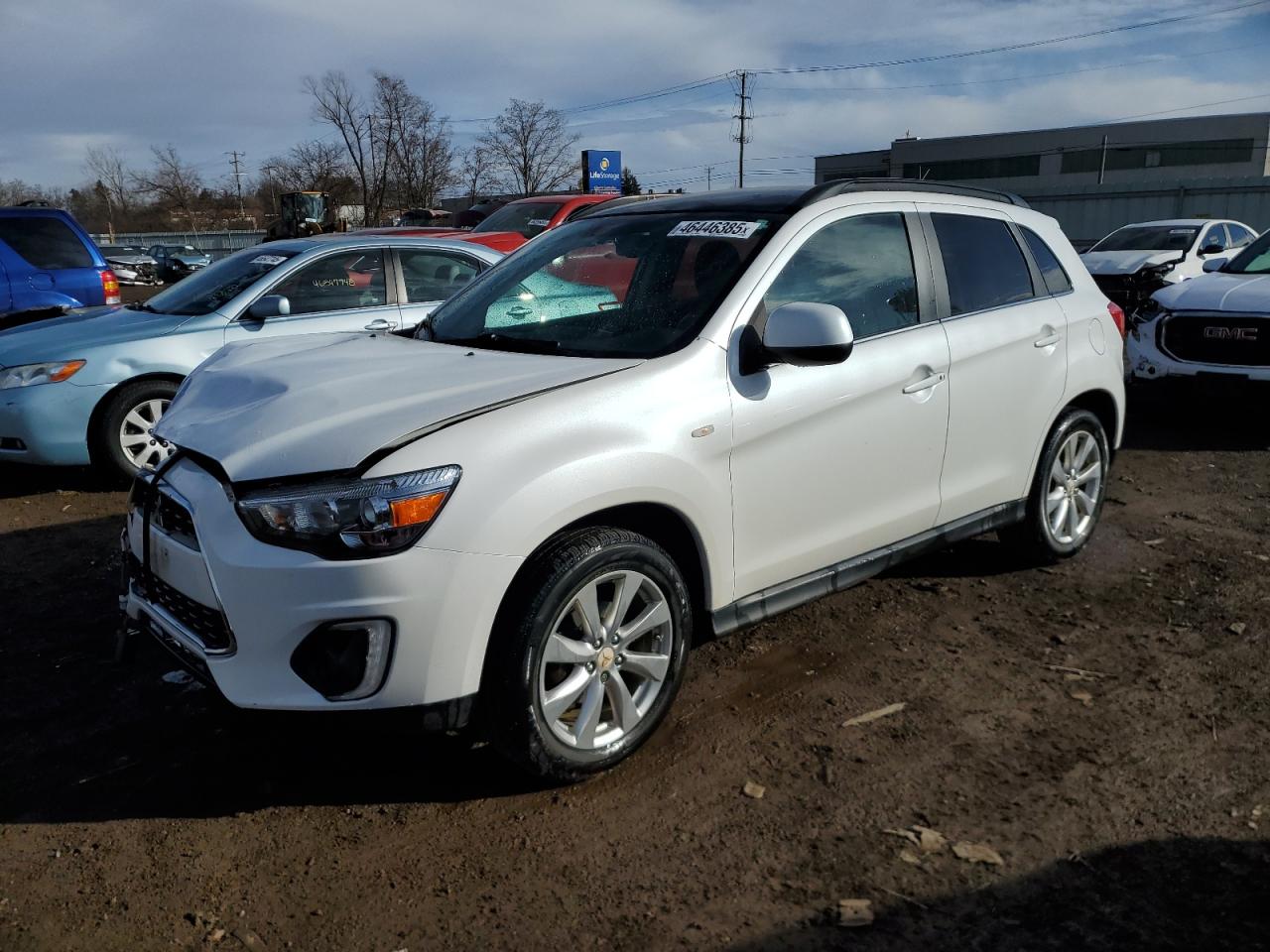 MITSUBISHI OUTLANDER 2015