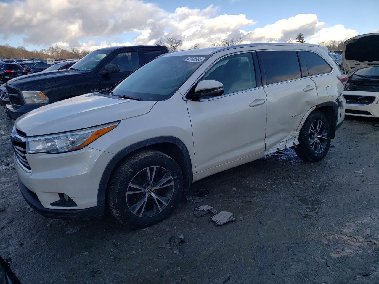 TOYOTA HIGHLANDER 2016
