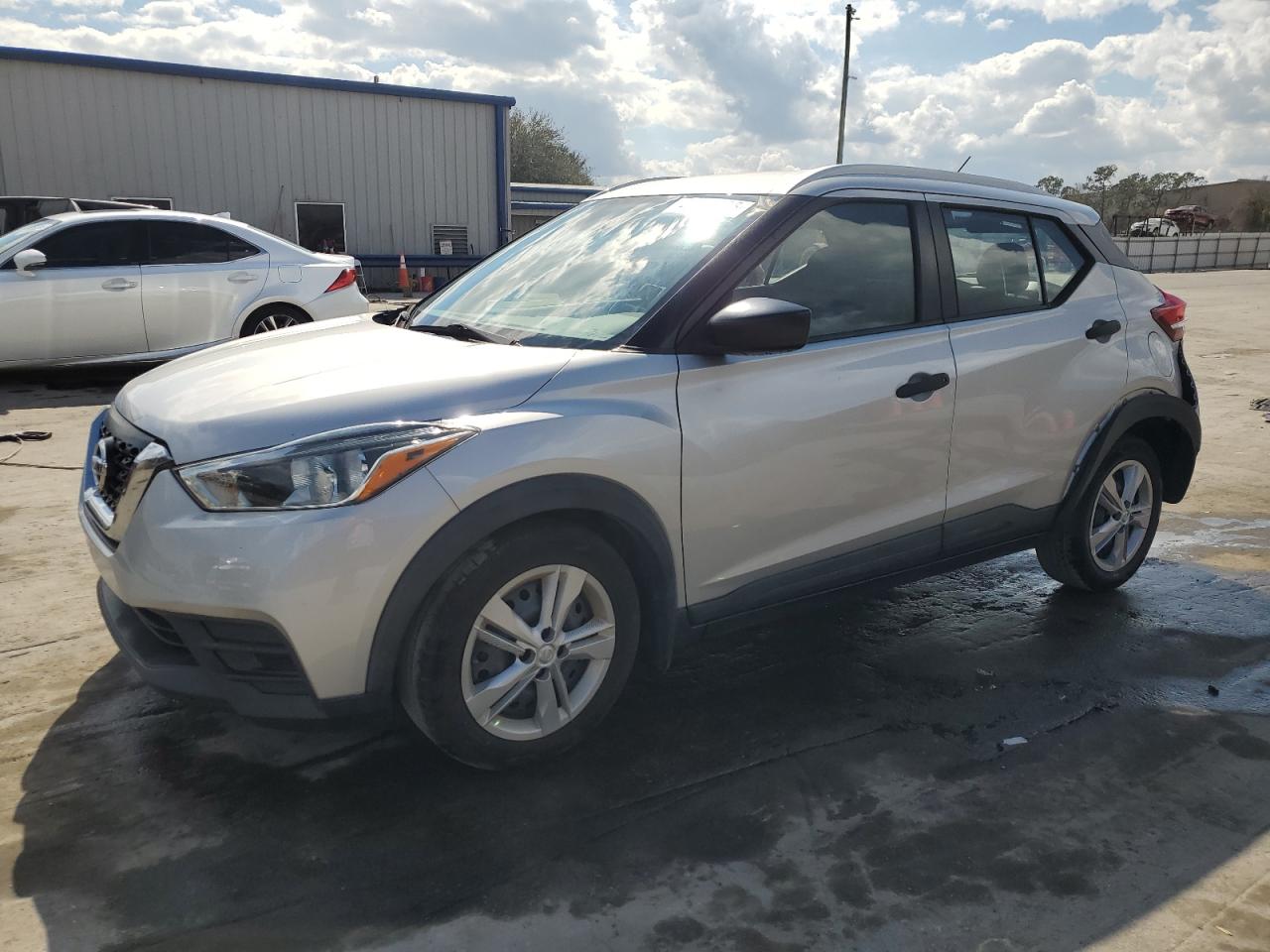 NISSAN KICKS S 2019