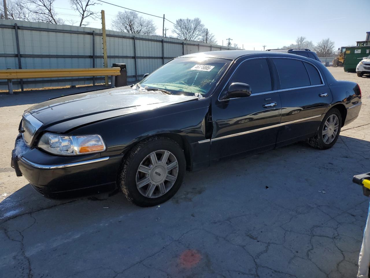 LINCOLN TOWN CAR E 2011