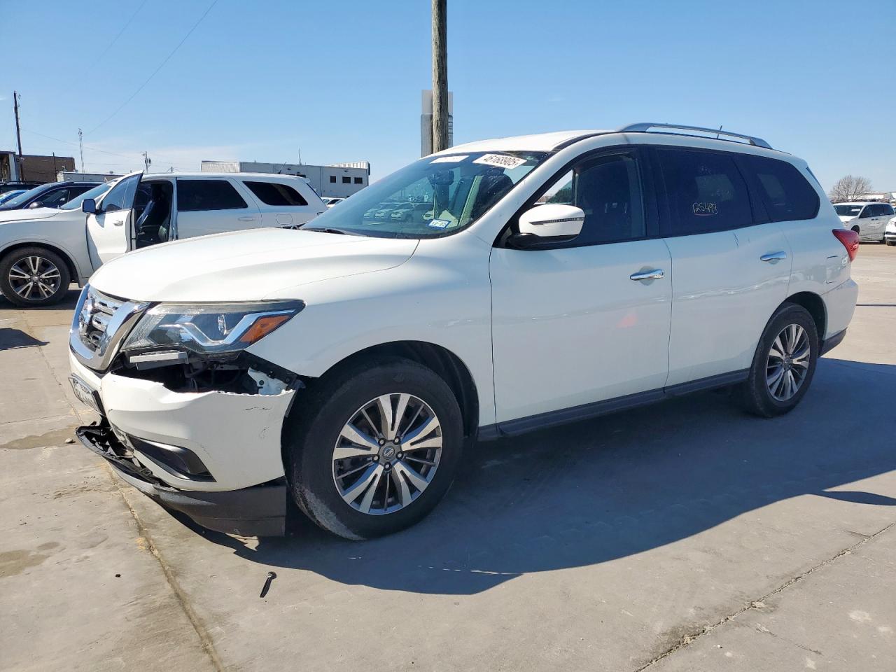 NISSAN PATHFINDER 2018