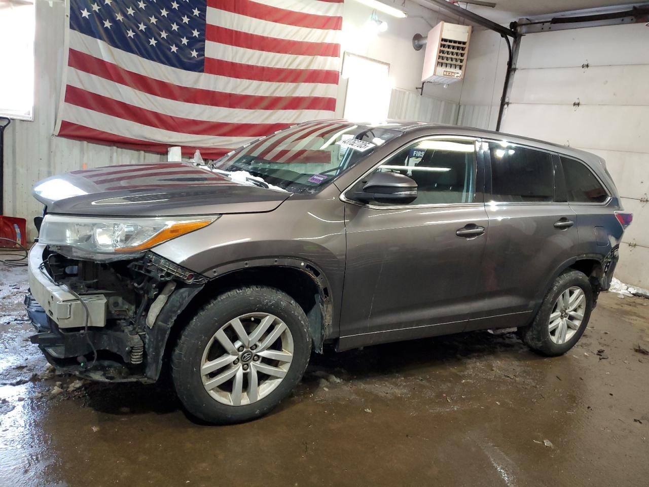 TOYOTA HIGHLANDER 2016