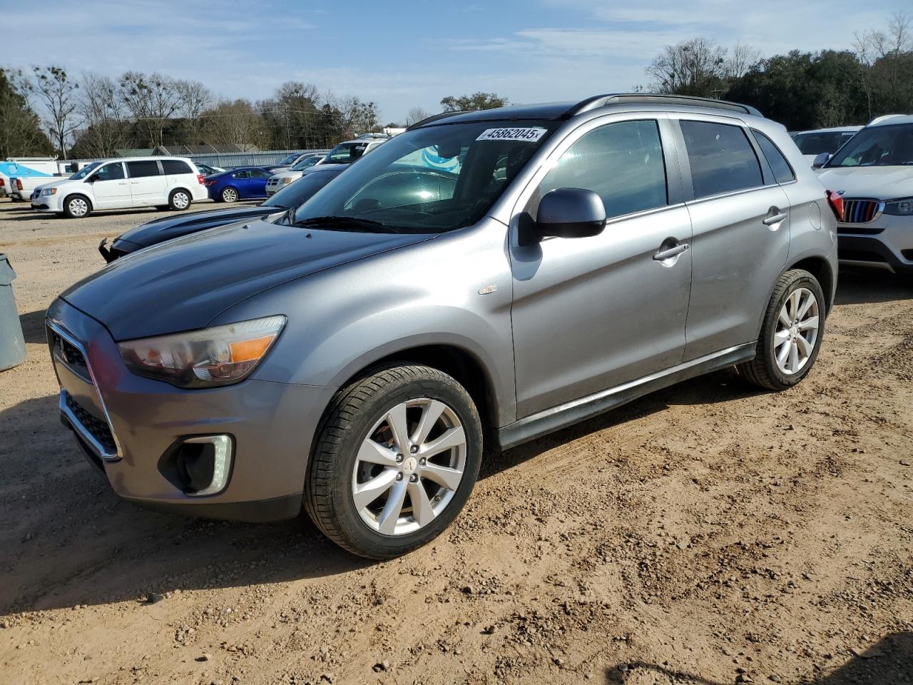 MITSUBISHI OUTLANDER 2015