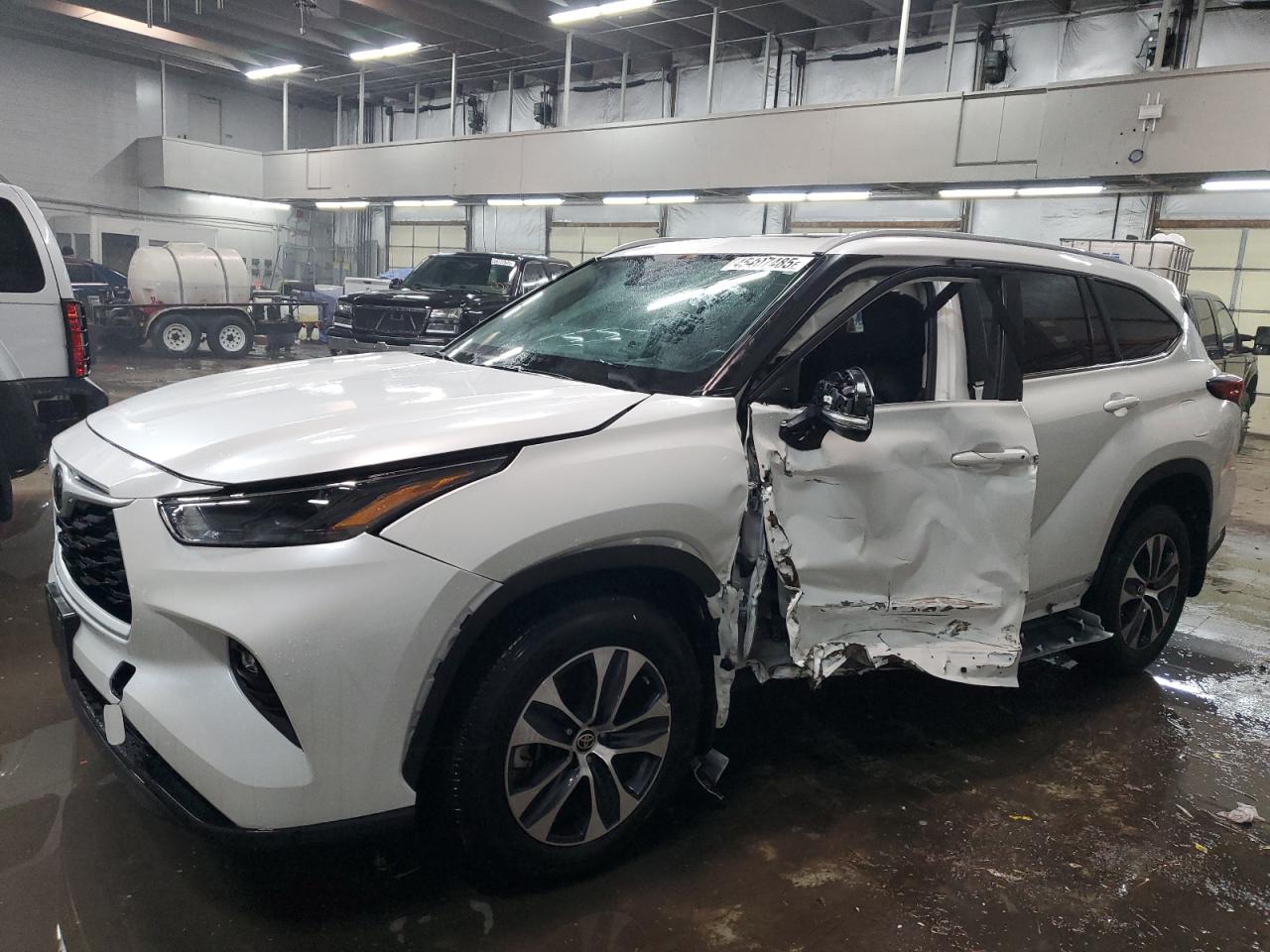 TOYOTA HIGHLANDER 2023