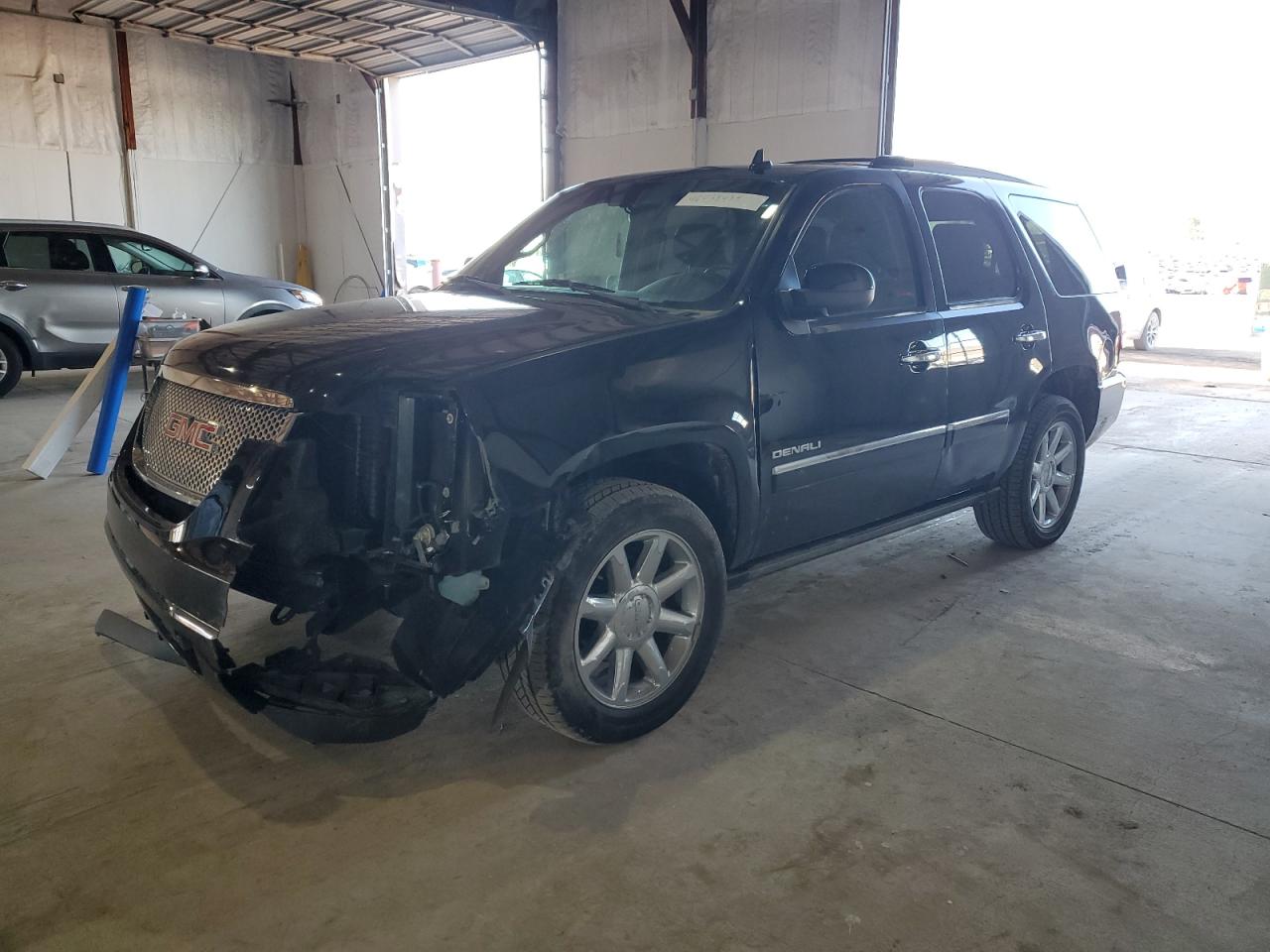 GMC YUKON DENA 2013